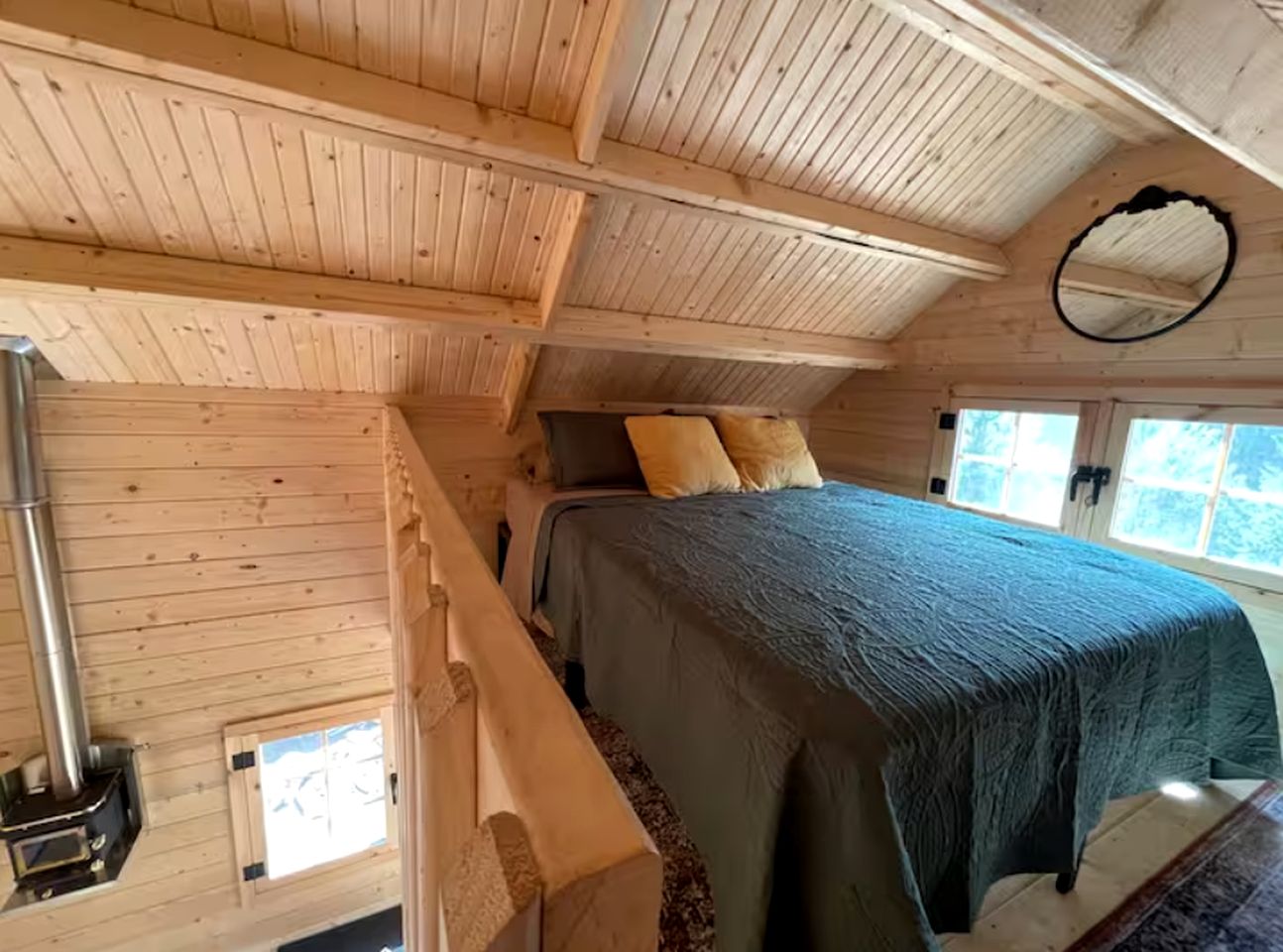 Ontario Glamping Cabin, Perfect for Discovering Port Dover