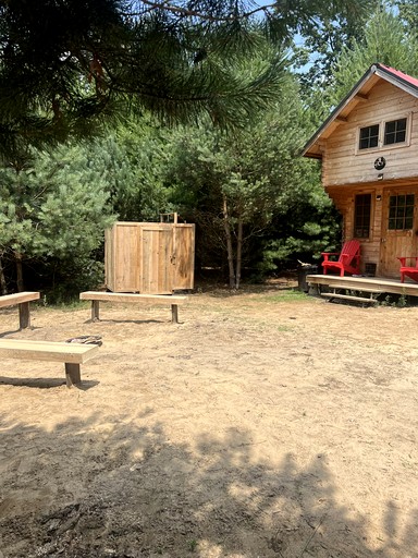 Cabins (Canada, Simcoe, Ontario)