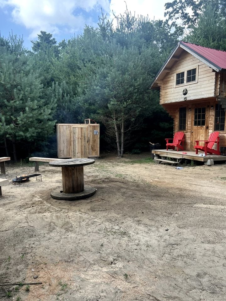 Ontario Glamping Cabin, Perfect for Discovering Port Dover
