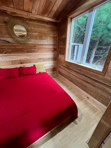 Cabins (Canada, Simcoe, Ontario)