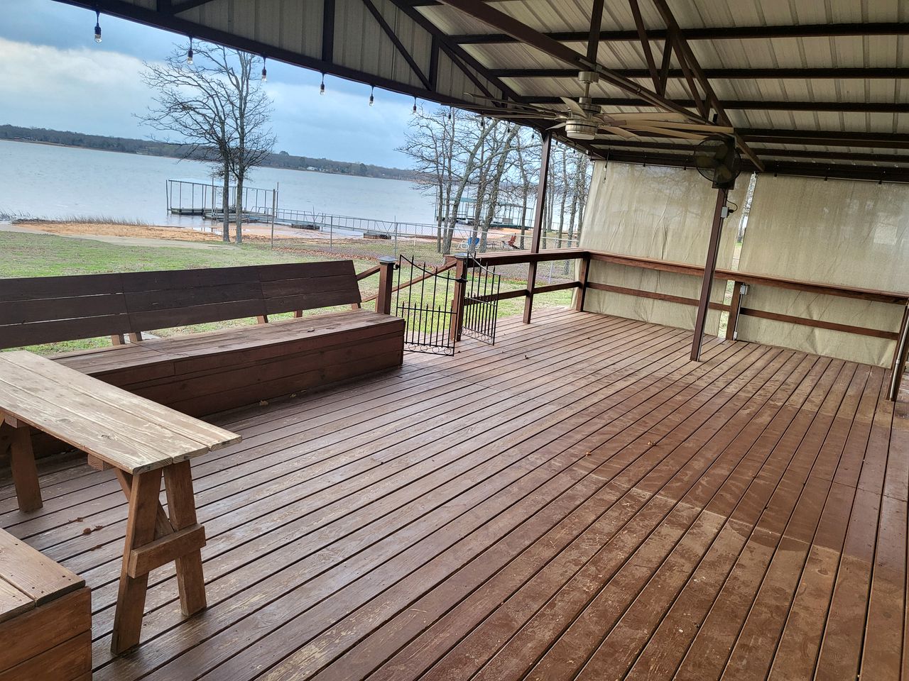 Charming Cabin with Private Dock on Lake for Lovely Family Glamping Near Oklahoma City