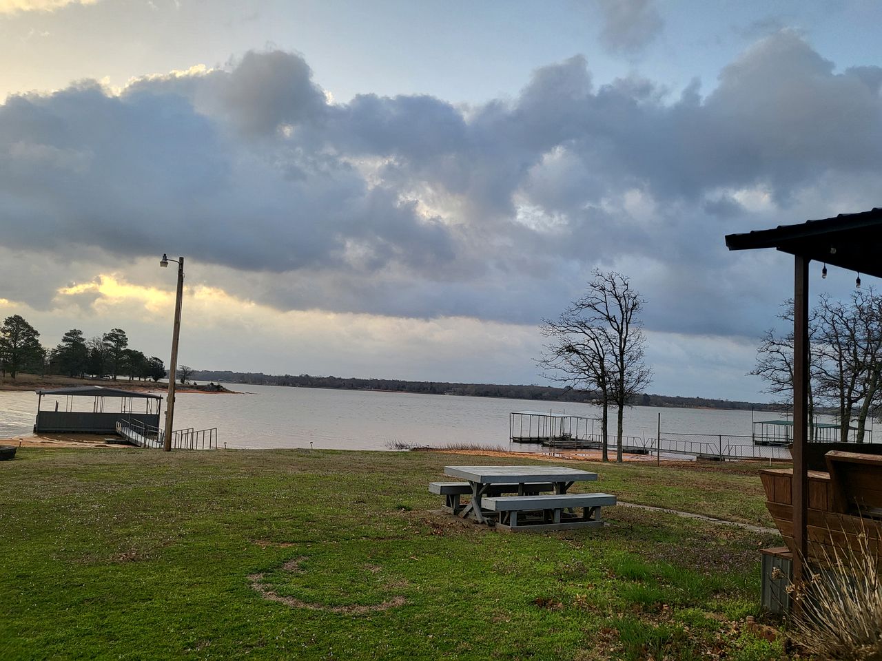 Charming Cabin with Private Dock on Lake for Lovely Family Glamping Near Oklahoma City