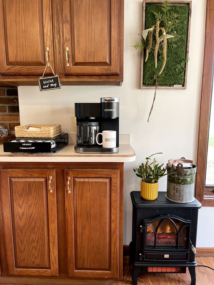 Unique Glamping in a Charming Bridge House on Blacklick Creek