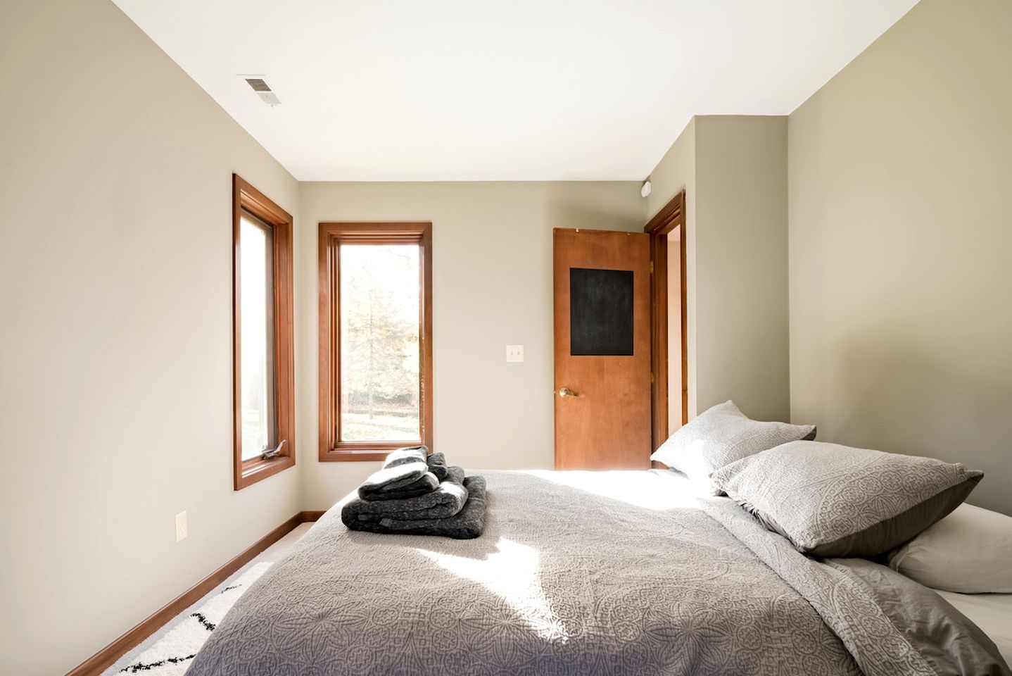Unique Glamping in a Charming Bridge House on Blacklick Creek