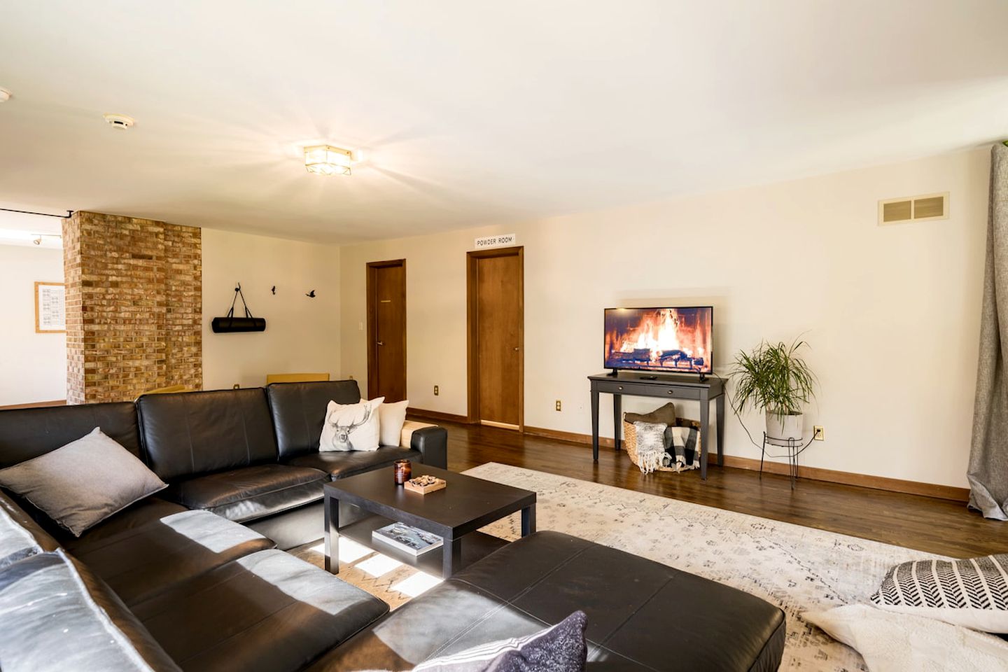 Unique Glamping in a Charming Bridge House on Blacklick Creek