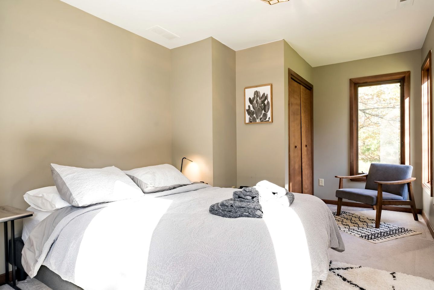 Unique Glamping in a Charming Bridge House on Blacklick Creek