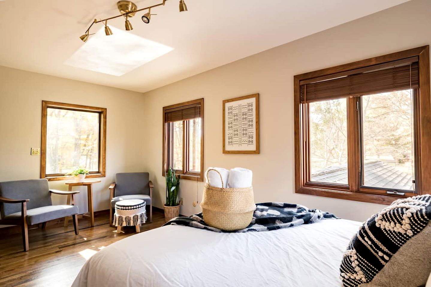 Unique Glamping in a Charming Bridge House on Blacklick Creek