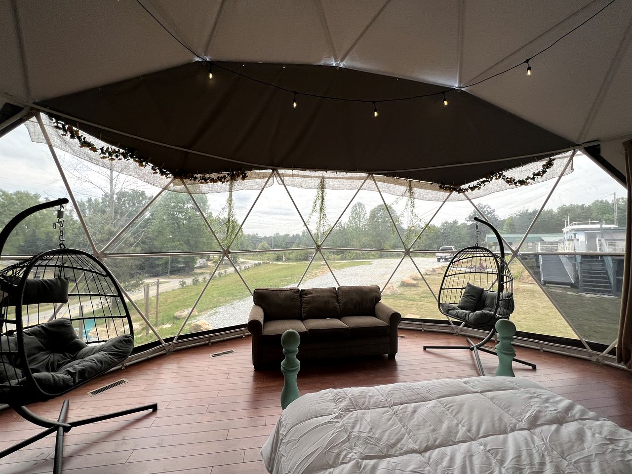 Outstanding Luminous Dome Fully Equipped with Interior Bath in South Carolina