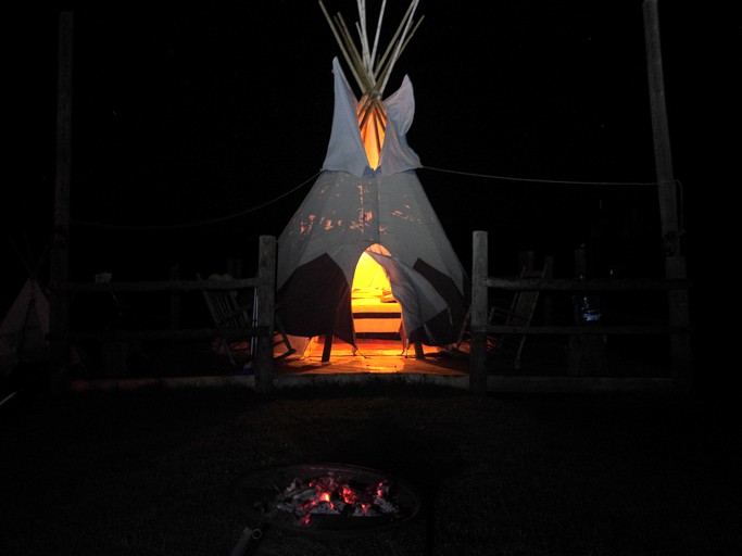 Tipis (United States of America, Tres Piedras, New Mexico)