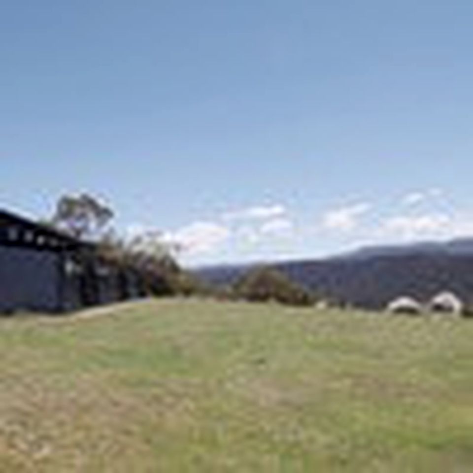 Cozy Family Lodge Room Close to Hiking and Fishing in Kosciuszko National Park, Australia