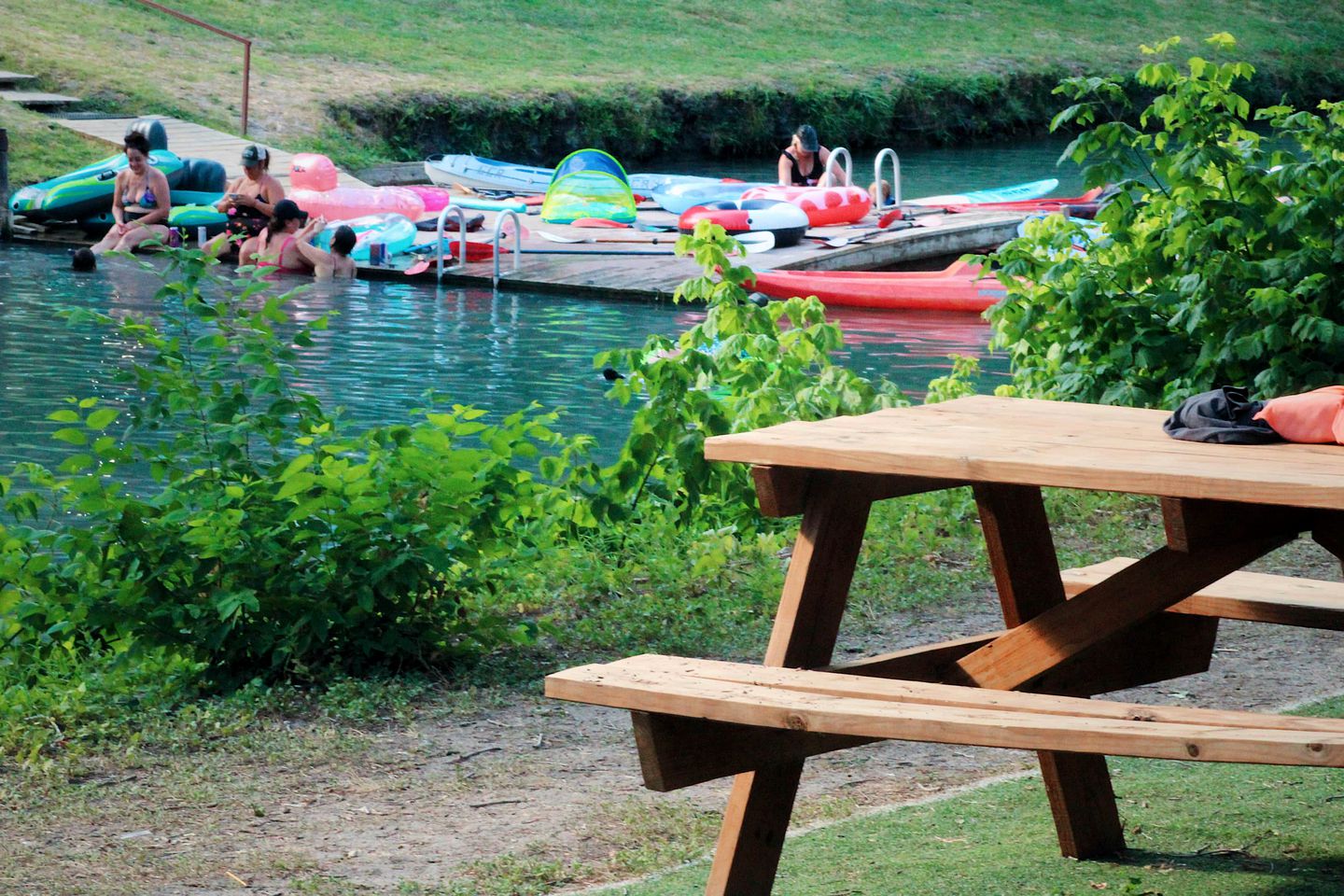 Beautiful Tented Cabin by a Creek - Ideal for a Fun Family Vacation in Seguin, Texas