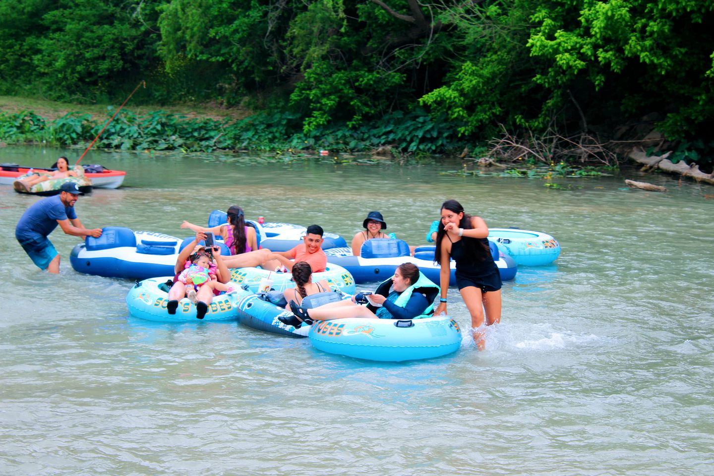 Fun-Filled Glamping Adventure by the San Marcos River: Luxurious Safari Tent near Kingsbury, Texas, Perfect for Families