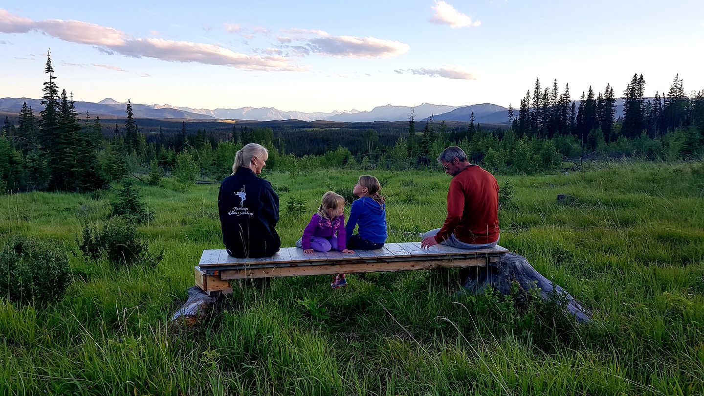 Spacious Family-Friendly Mountain Getaway near Banff, Alberta