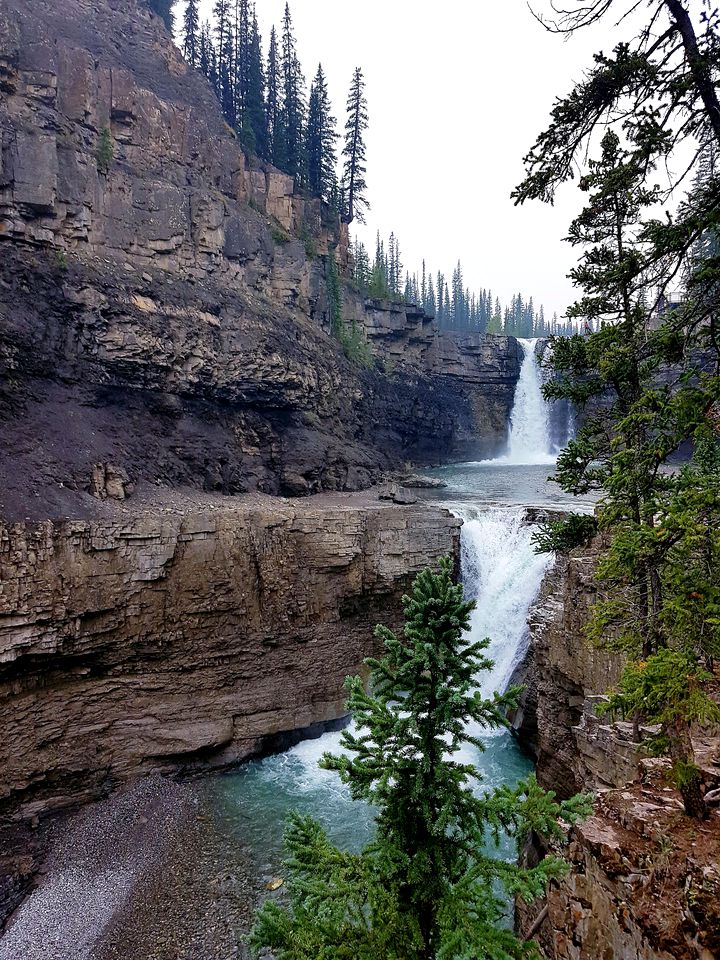 Spacious Family-Friendly Mountain Getaway near Banff, Alberta