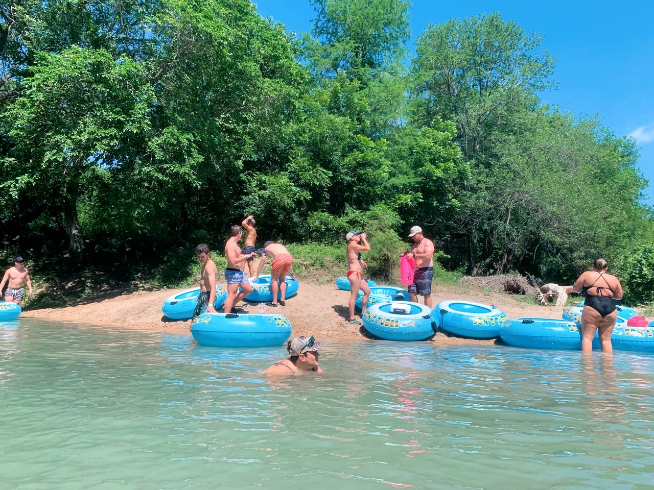 Fun Glamping Destination for All: Luxurious Safari Tent on the San Marcos River near Kingsbury, Texas