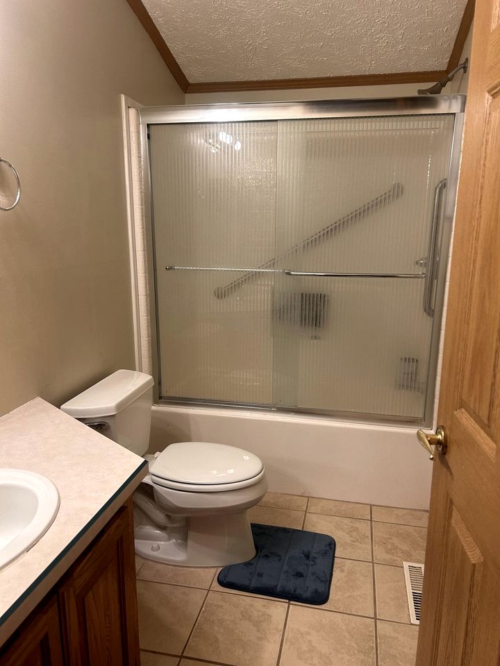 Large, Three Bedroom Cabin in Sturgis, South Dakota, Perfect for a Glamping Retreat to the Badlands