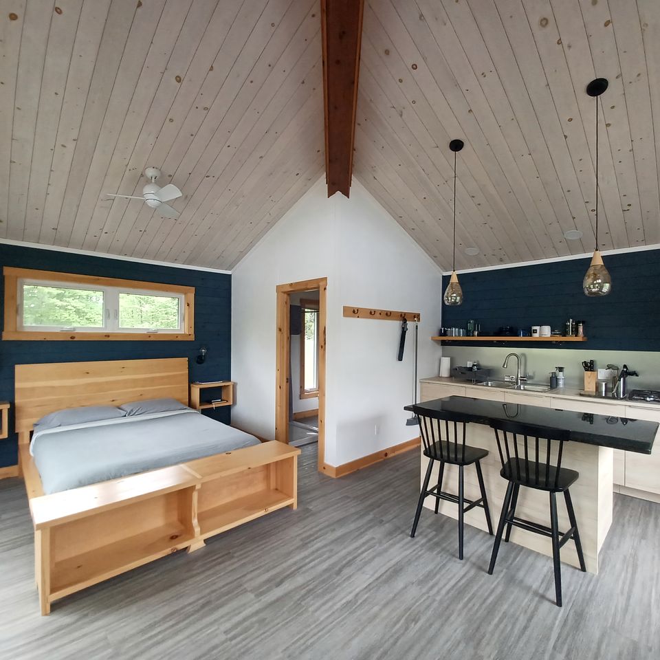 Private Cabin Located in a Wilderness Escape For Nature Enthusiasts on Long Lake, Portland Ontario