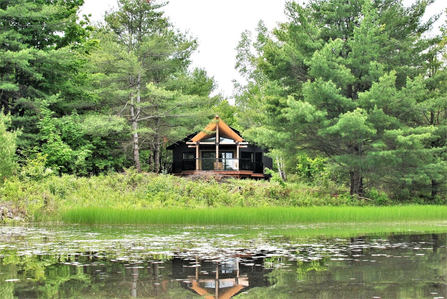 Private Cabin Located in a Wilderness Escape For Nature Enthusiasts on Long Lake, Portland Ontario
