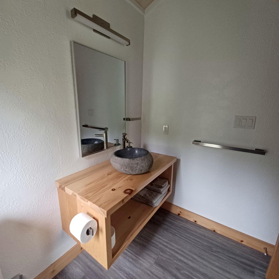 Private Cabin Located in a Wilderness Escape For Nature Enthusiasts on Long Lake, Portland Ontario