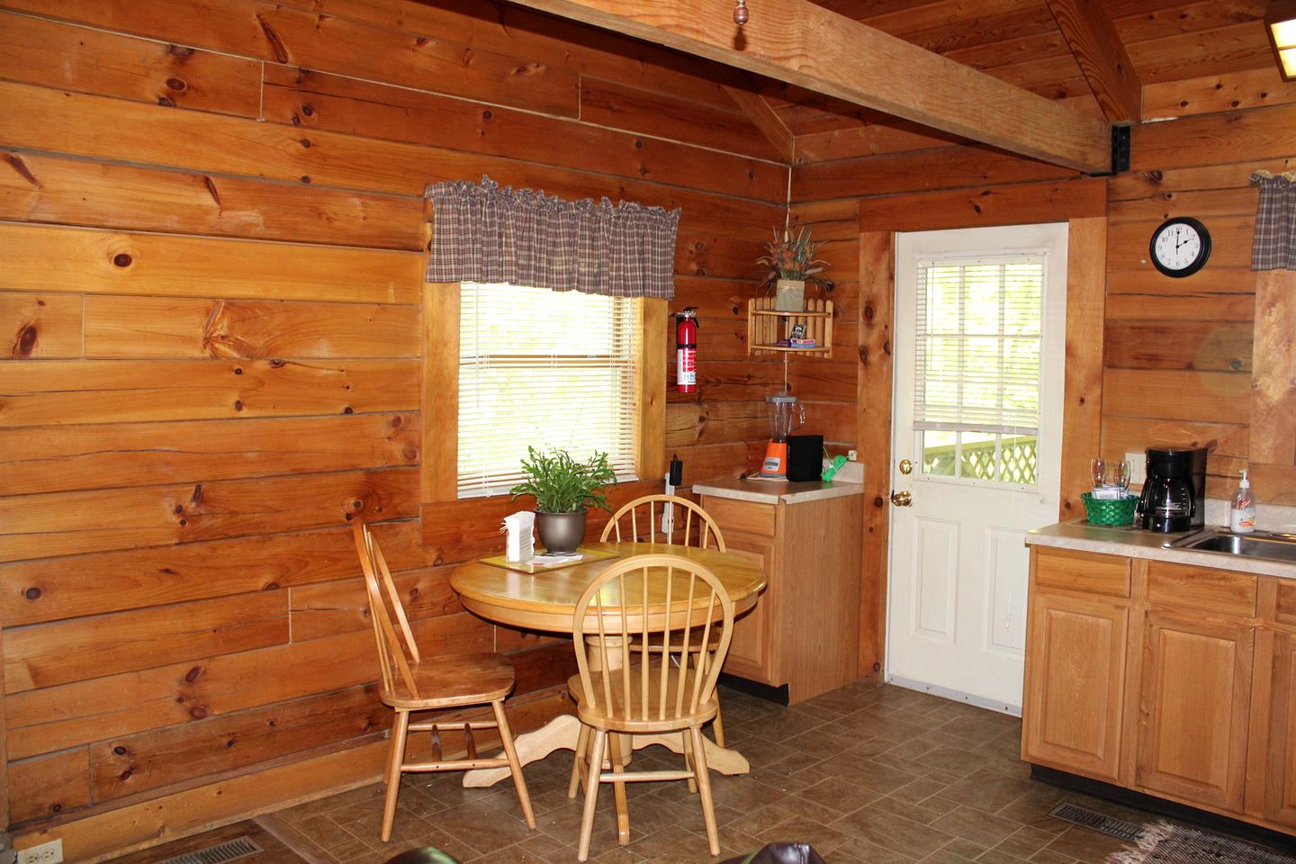 Romantic Cabin Rental in the Forest near Beckley, West Virginia