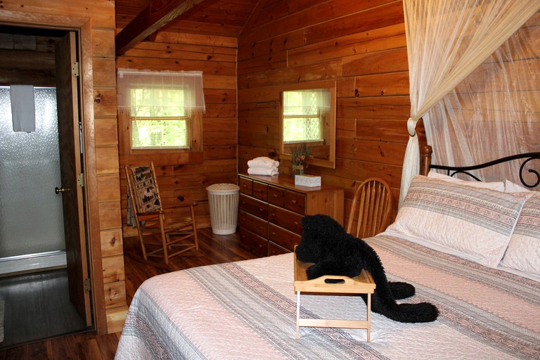 Cabins (Hico, West Virginia, United States)