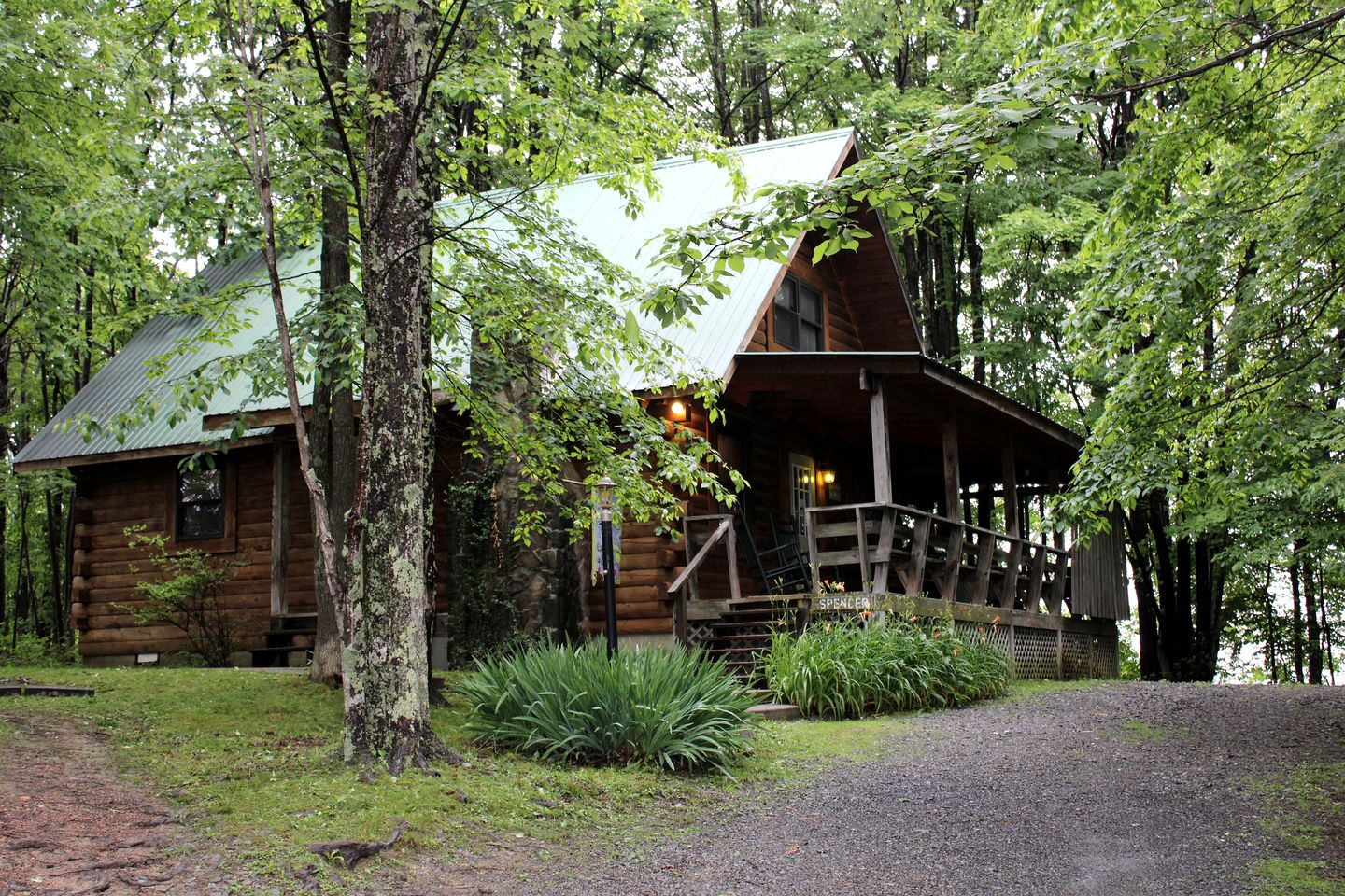 Stunning Pet-Friendly Cabin Rental near Charleston, West Virginia