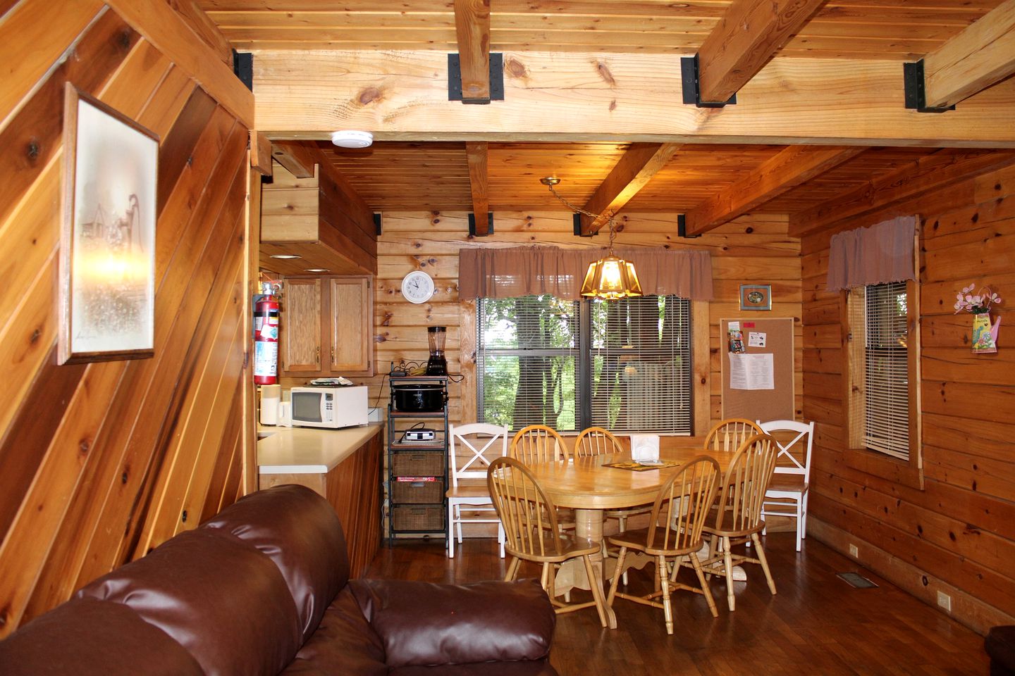 Stunning Pet-Friendly Cabin Rental near Charleston, West Virginia