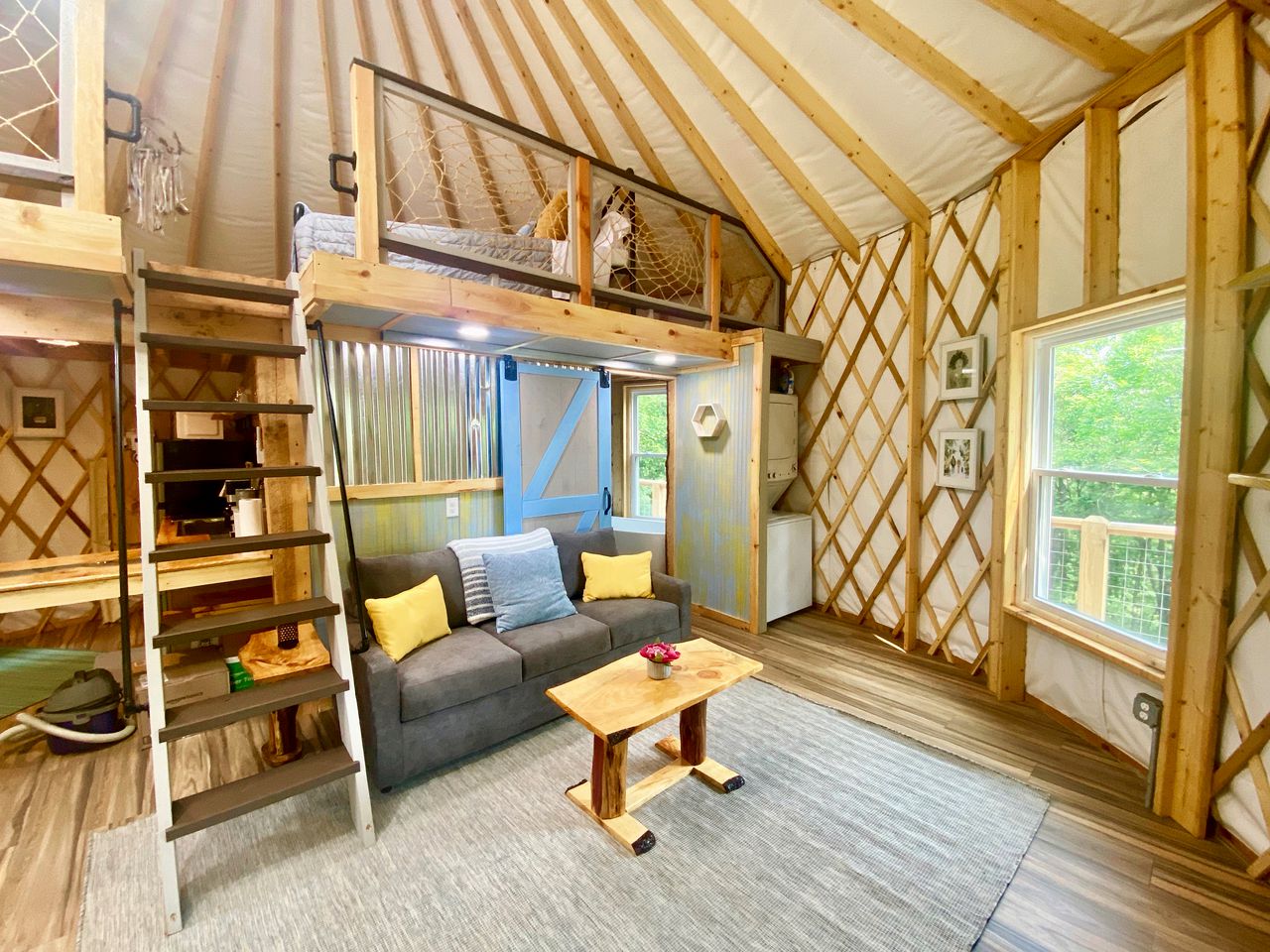 Delightful Lofted Yurt Beautifully Design with Jacuzzi and Private Deck in Virginia