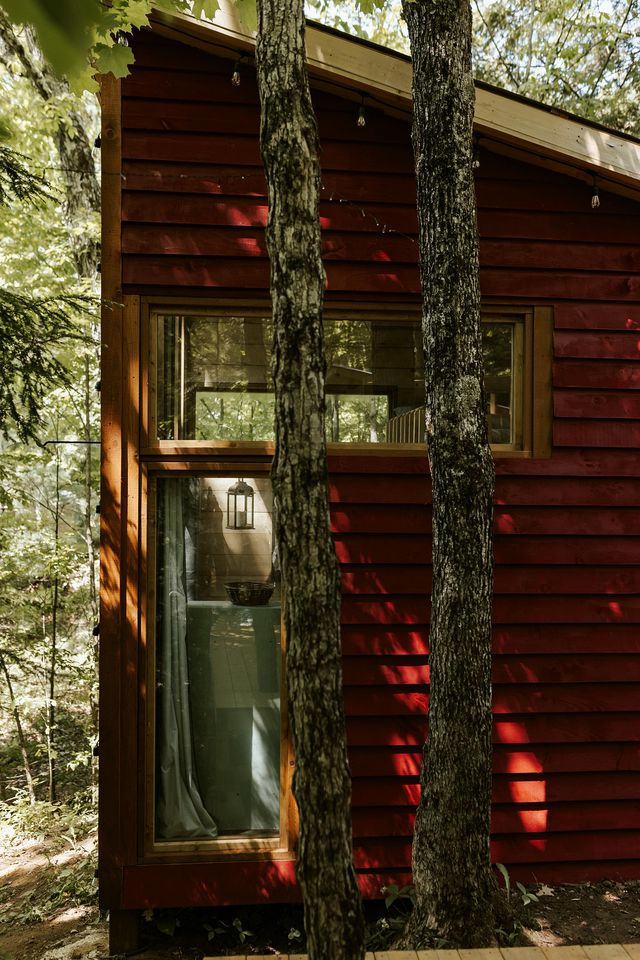 Stunning Waterfront Glass Cabin Perfect for a Romantic Getaway in Ontario