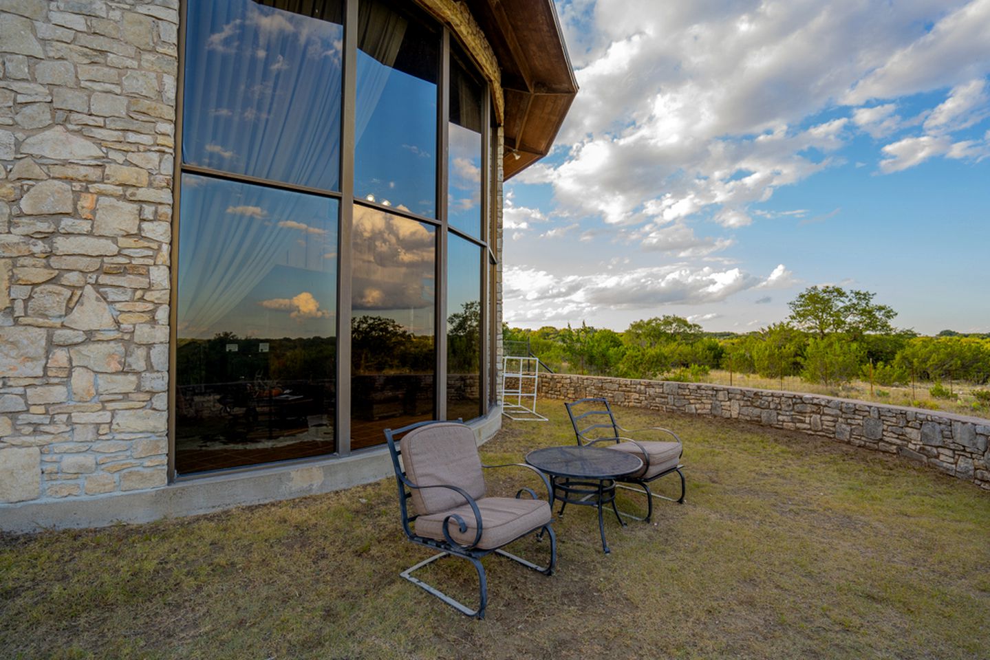 Unique 360-Degree Views of Texas Hill Country at Circular Stone Cottage Rental