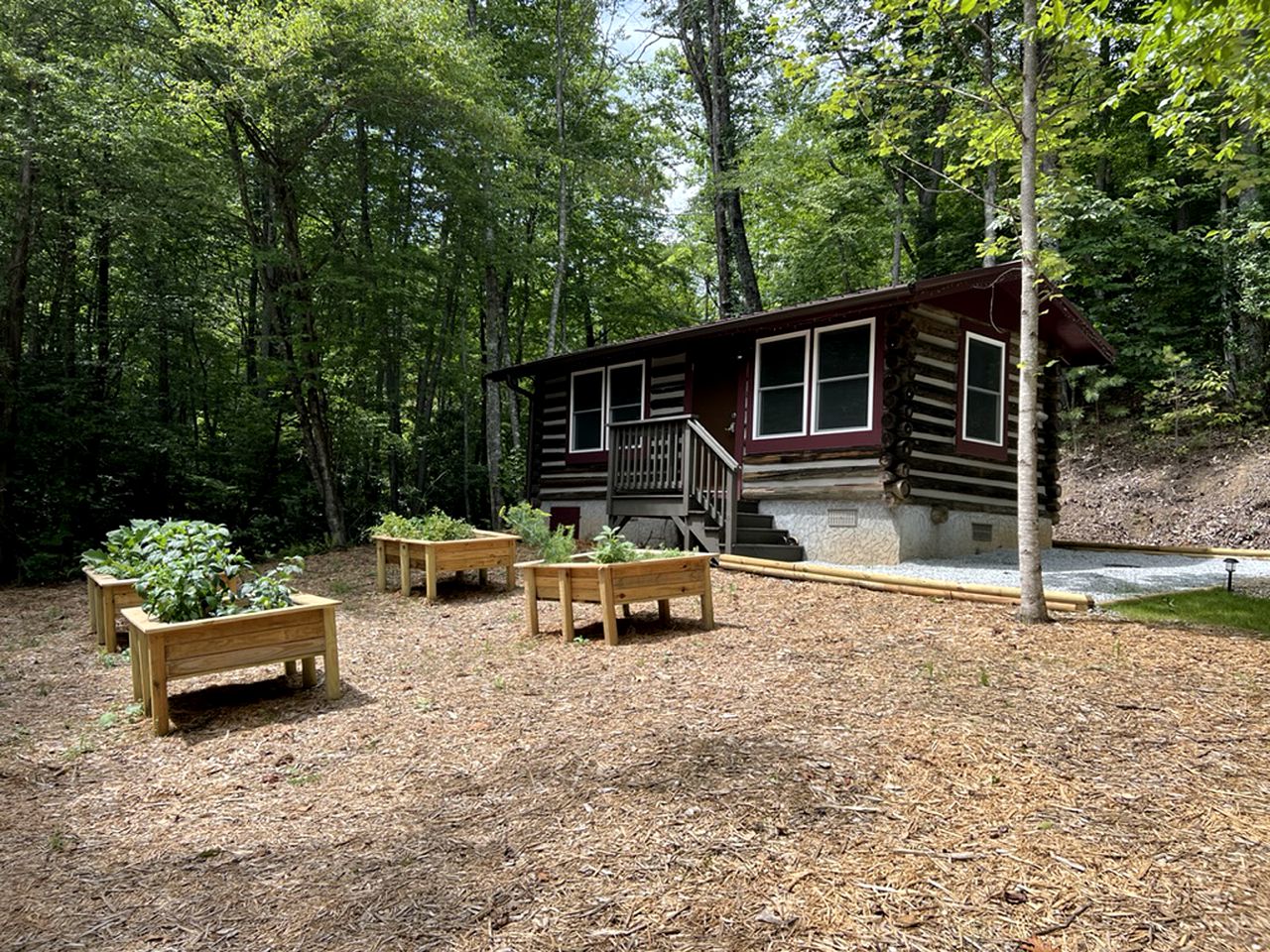 Unforgettable Glamping Caravan Rental in North Carolina for Intimate Weekends Away in Franklin