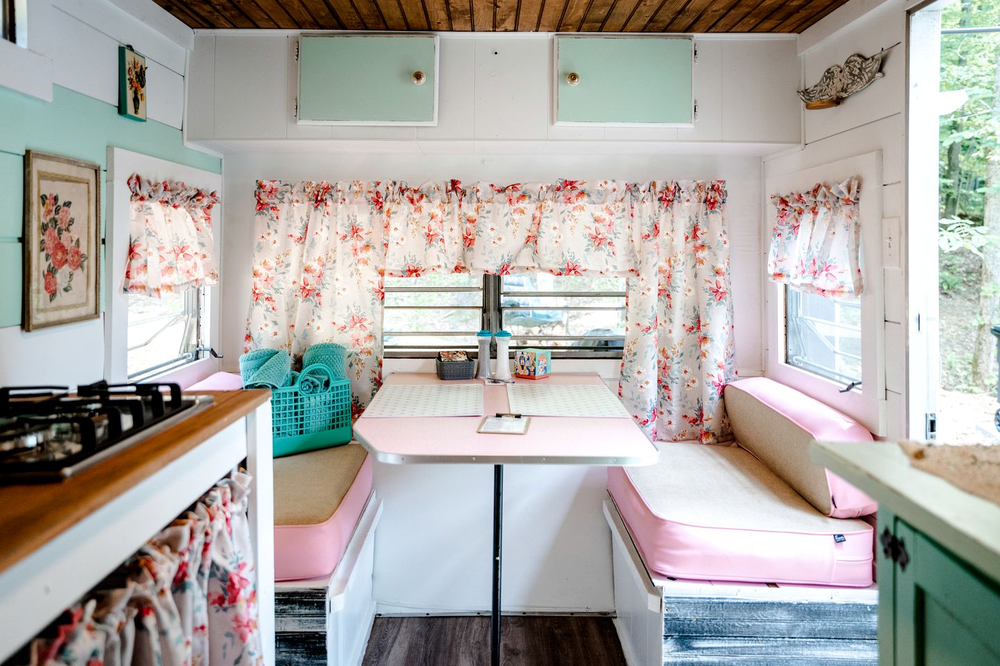 Unforgettable Glamping Caravan Rental in North Carolina for Intimate Weekends Away in Franklin