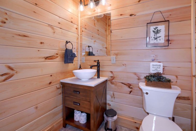 Cabins (United States of America, Logan, Ohio)