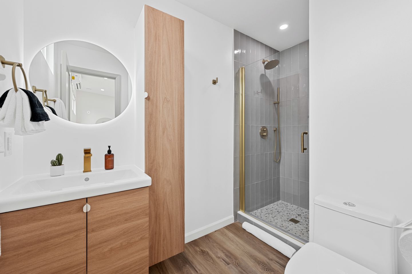 Glamping Vacation at this Pet-Friendly Luxury Tiny House in Wimberley, TX