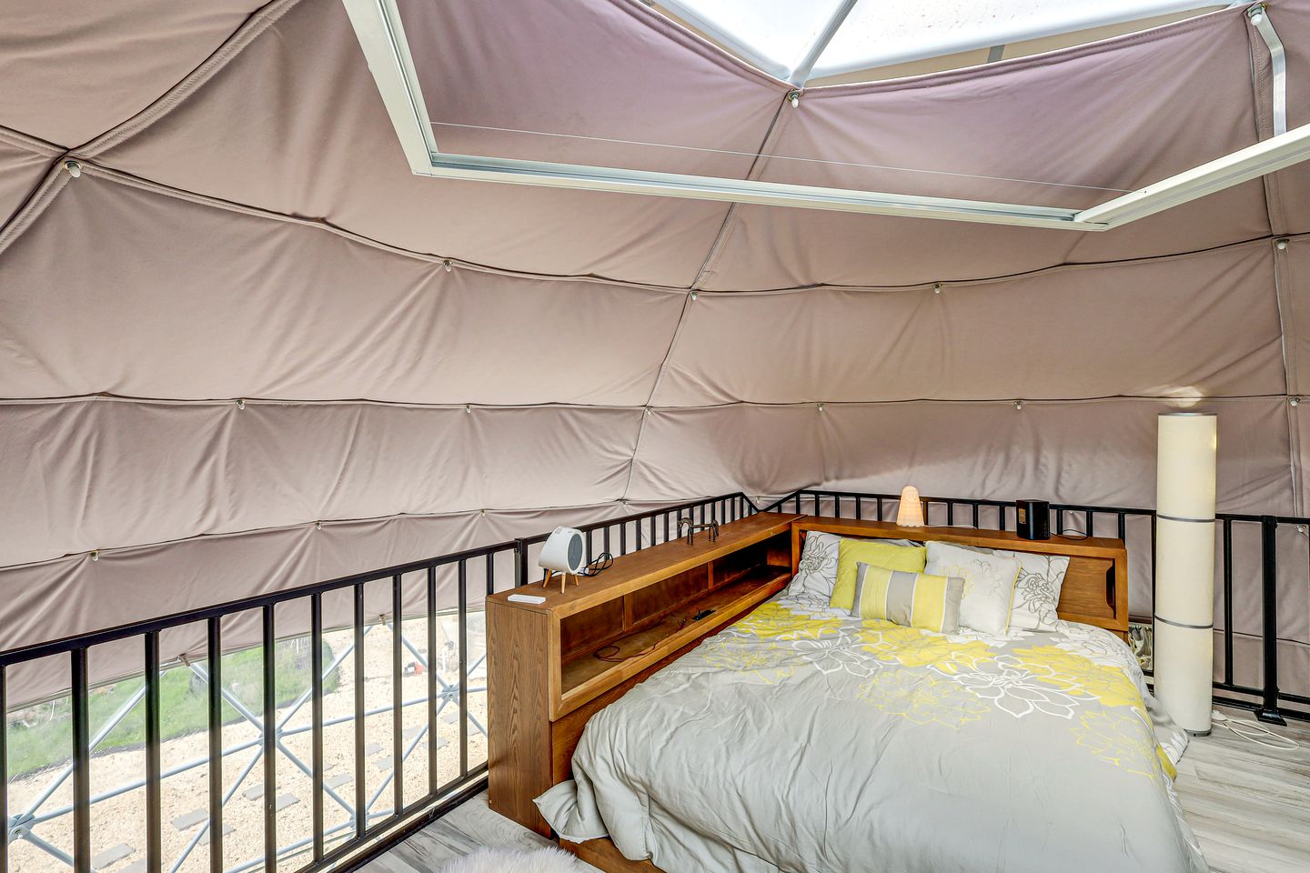 Amazing Glamping Getaway under the Stars: Luxurious Dome Rental in Lampasas, Texas