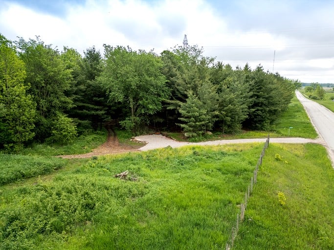 Tiny Houses (Canada, Chatsworth, Ontario)