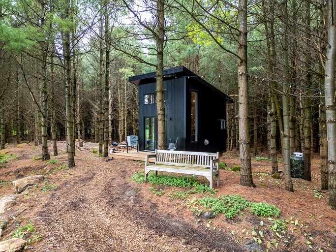 Tiny Houses (Canada, Chatsworth, Ontario)