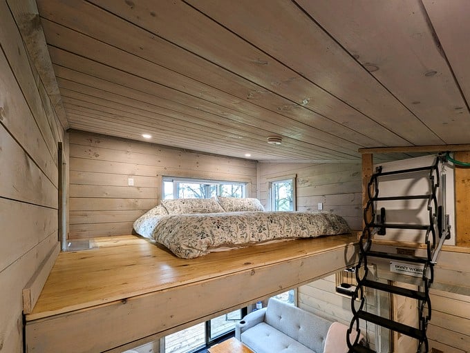 Tiny Houses (Canada, Chatsworth, Ontario)