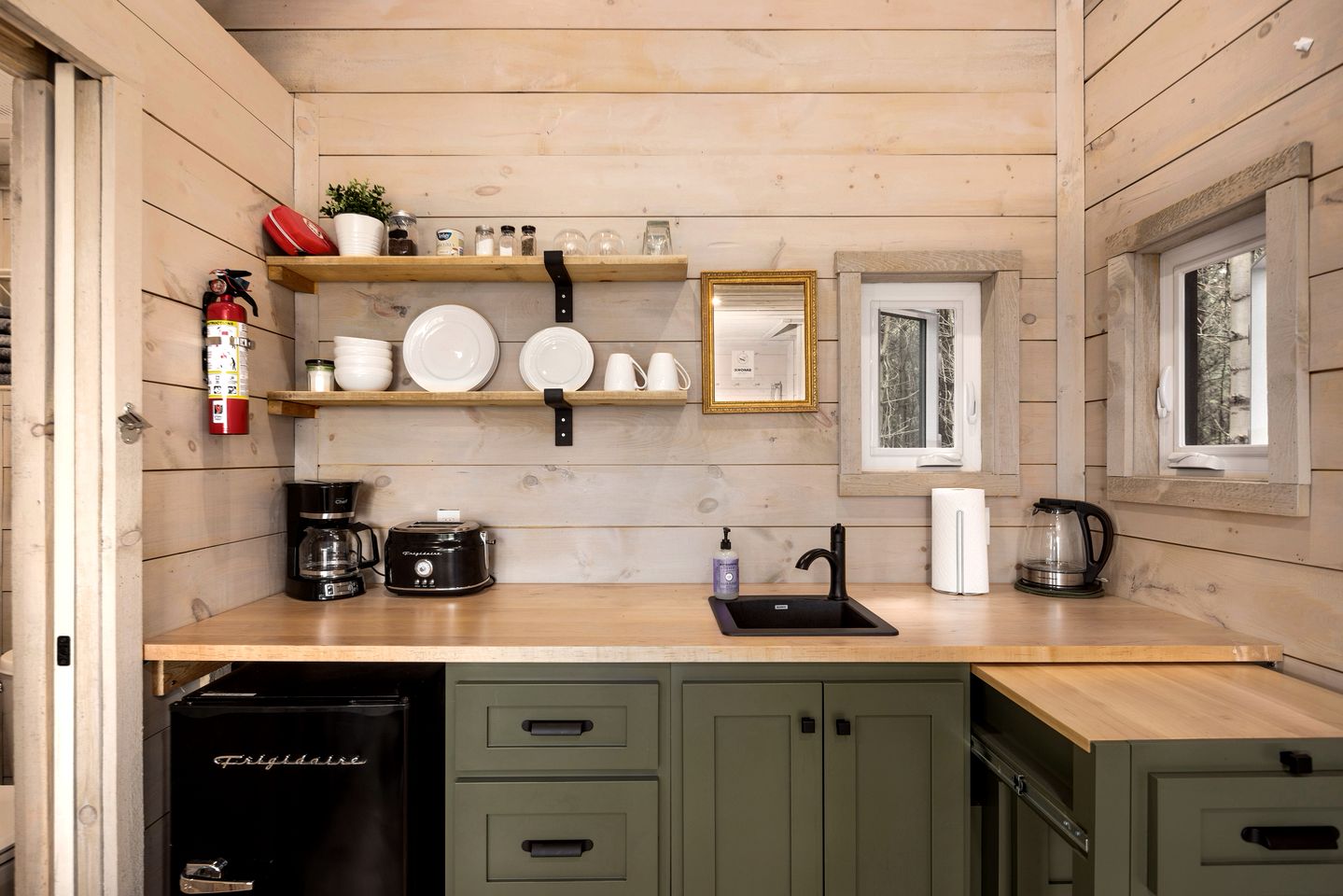 Cozy Getaways in Canada, in this Charming Tiny House with Fire Pit in Ontario