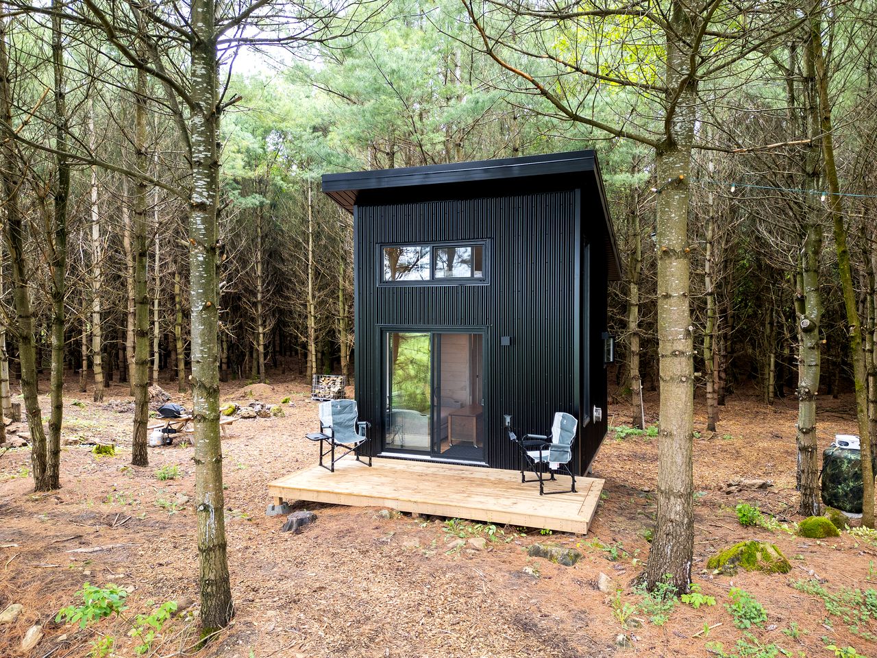 Cozy Getaways in Canada, in this Charming Tiny House with Fire Pit in Ontario