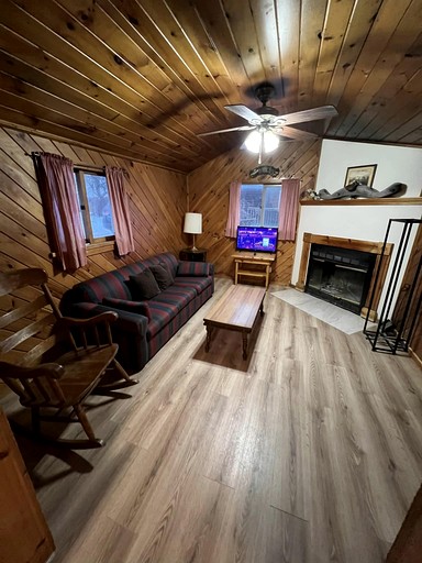 Cozy Cabin Camping Rental for Four near Woodstock, Upstate New York | Cabins (Big Indian, New York, United States of America)