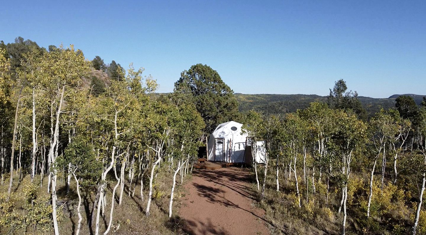 Majestic Mountain Majesty: Experience Colorado's Beauty from This Dome Paradise