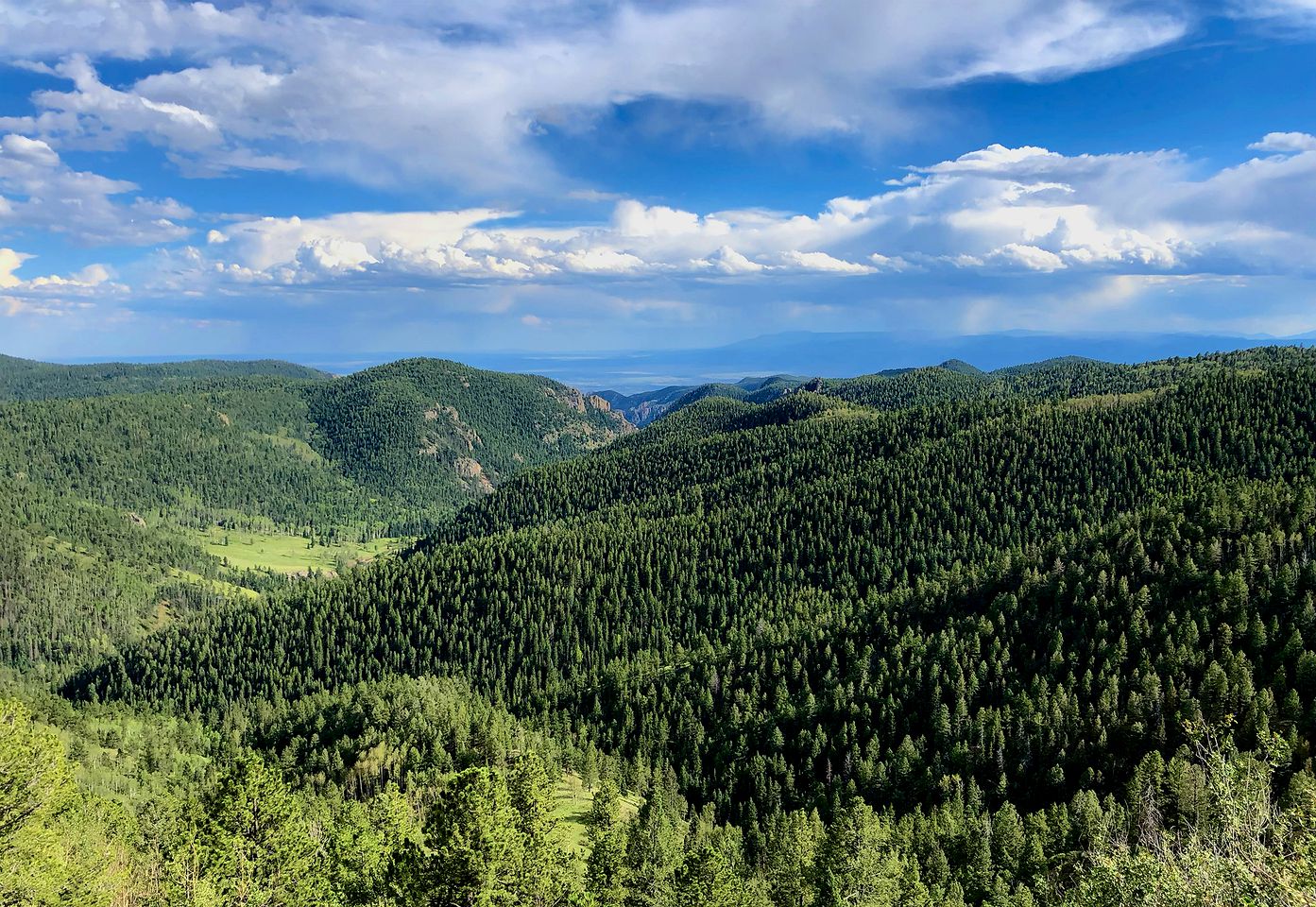 Majestic Mountain Majesty: Experience Colorado's Beauty from This Dome Paradise