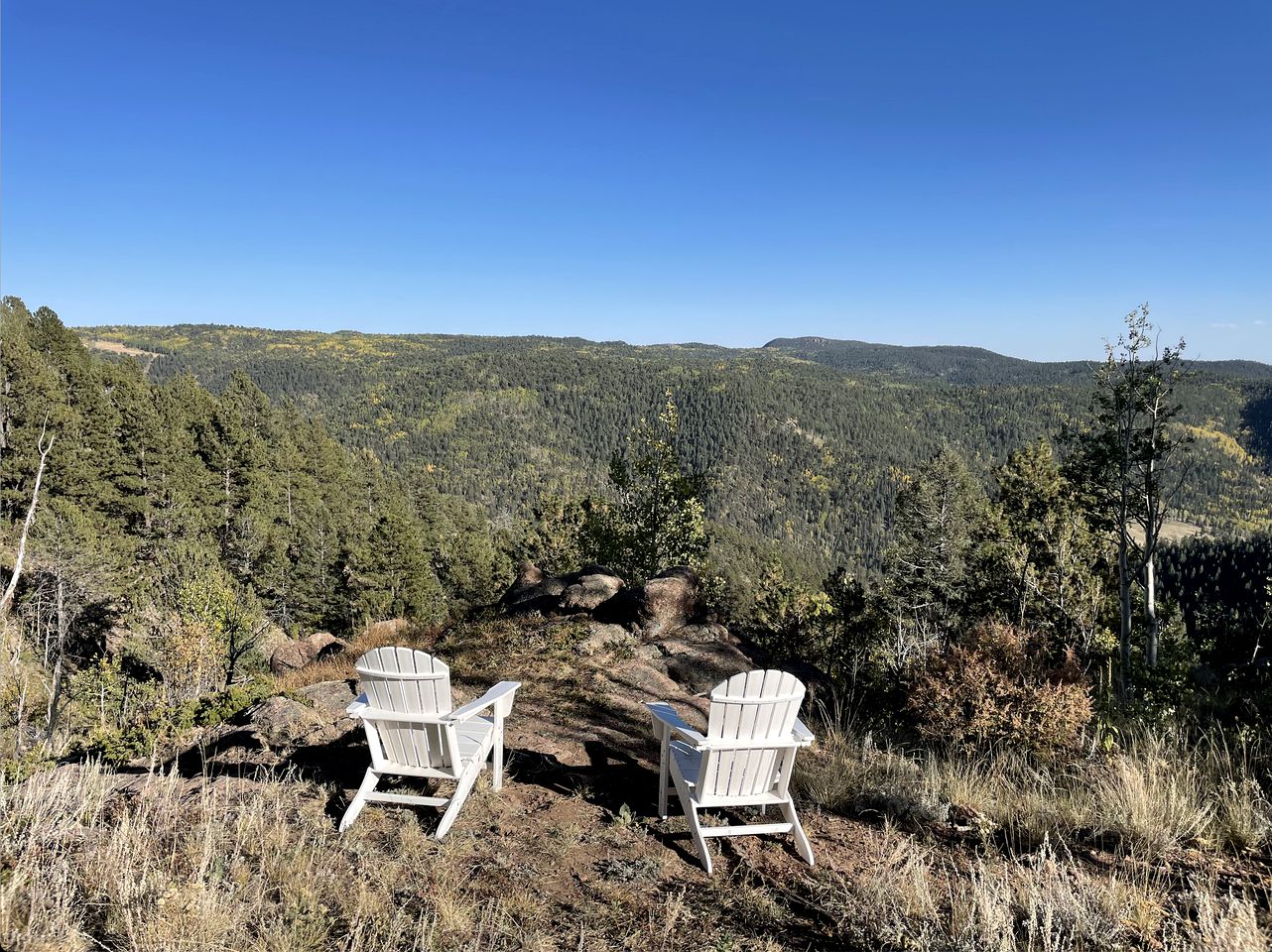 Majestic Mountain Majesty: Experience Colorado's Beauty from This Dome Paradise