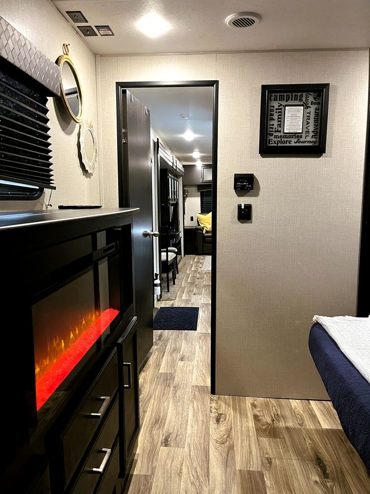 Luxury Caravan Rental in Texas for Amazing Glamping Getaways