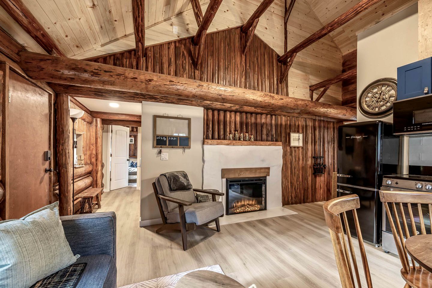 Glamping Cabin Retreat: Tranquil Escape in McKenzie Bridge, Oregon