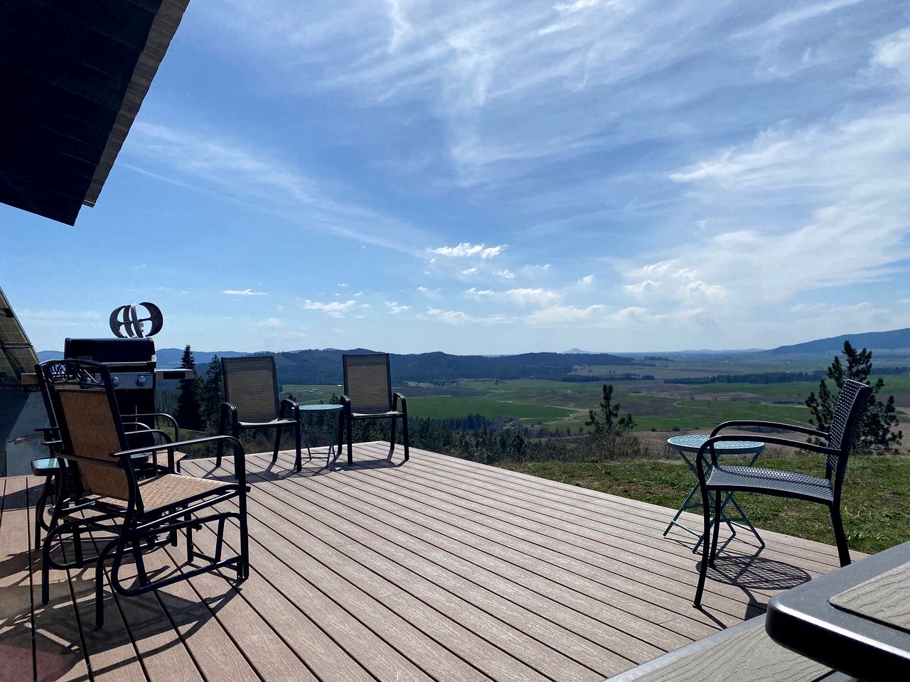 Heavenly Cottage with Private Deck and Lovely Countryside Views in Plummer, Idaho