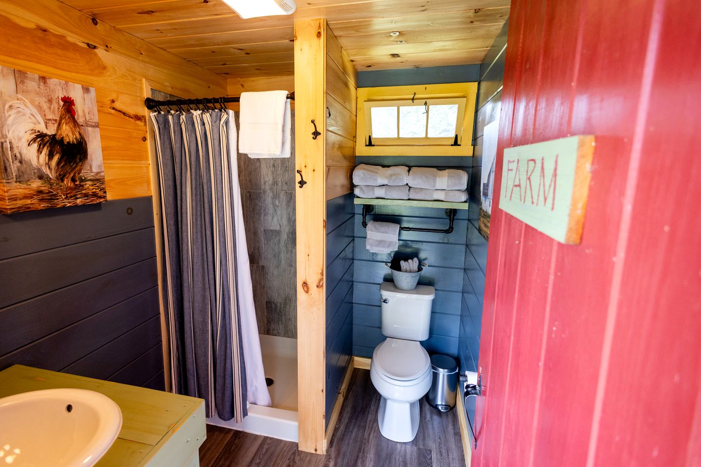 Lovely Quaint Cabins Amazing for Outdoor Activities and Create New Memories in Turner, Maine