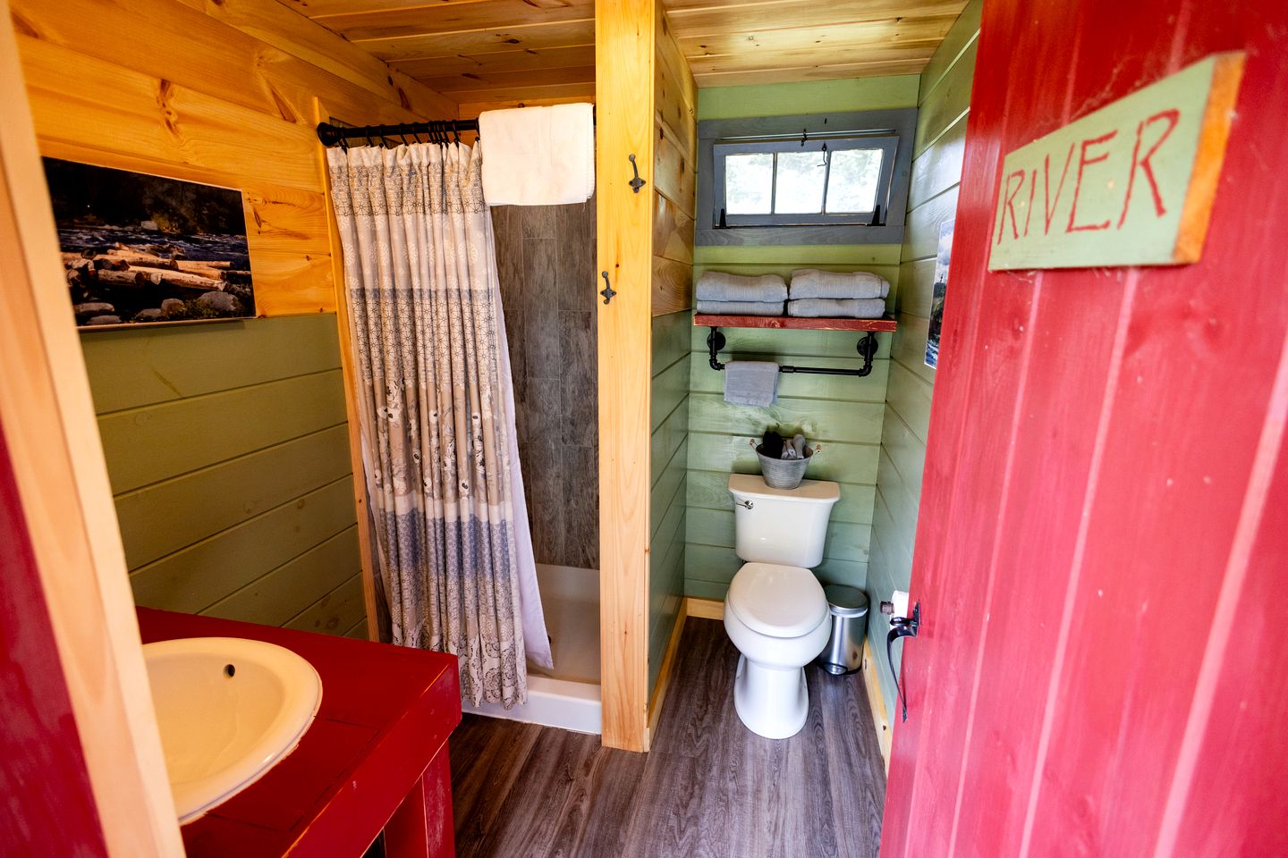 Lovely Quaint Cabins Amazing for Outdoor Activities and Create New Memories in Turner, Maine