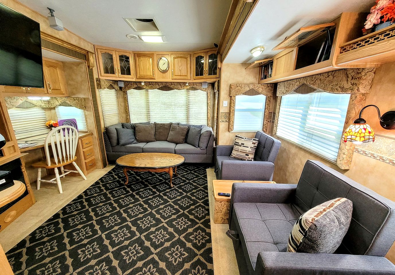 Stunning Caravan with Fire Pit in Del Rio, Tennessee